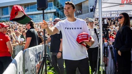 Attentat auf Charlie Kirk: Tatverdächtiger im Kirk-Fall wegen Mordes angeklagt