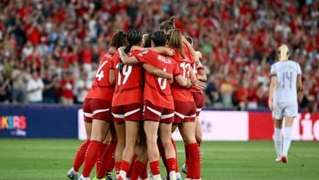 “On devient des sœurs” : pour les footballeuses, le vestiaire est un refuge