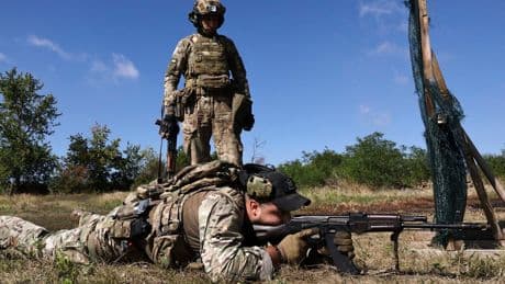 Guerre en Ukraine, jour 1281 : négociations entre Kiev et Moscou, frappes à Kherson