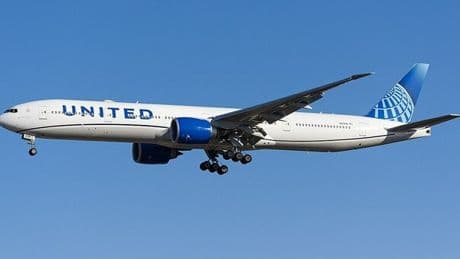 Volo United Airlines da San Francisco a Roma perde quota sull?Atlantico, 275 passeggeri a bordo