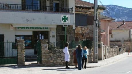 Vivienda y gastos pagados: así atraen las farmacias rurales a los alumnos en prácticas para paliar el déficit de personal