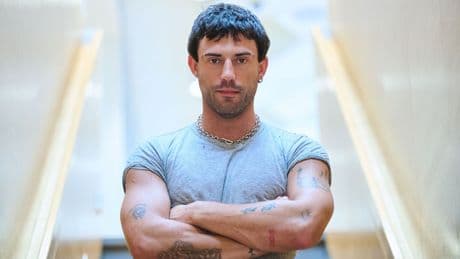 Streaming: Aaron Altaras spricht als Mister Darcy seine Stimme schöner