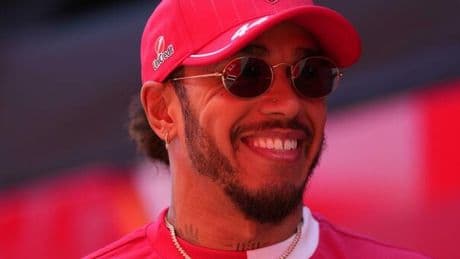 Ferrari rialza la testa: Hamilton quarto e Leclerc sesto a Imola. Un super Verstappen piega le McLaren