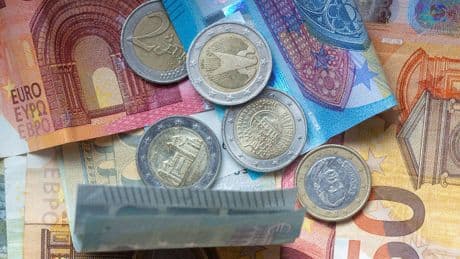 Faktencheck: Schluss mit Bargeld? Nein, Schwarz-Rot will es "erhalten"