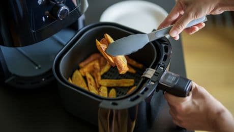 Heißluftfritteuse wie ein Profi nutzen: Diese Tipps sollten Sie kennen