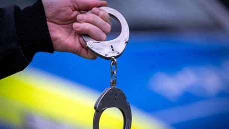 Straubing: Mann verletzt Nachbarn mit Messer schwer - Haft