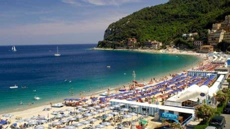 Savona, corsa alla Bandiera Blu. Ma i Comuni chiedono aiuto ai bagni marini