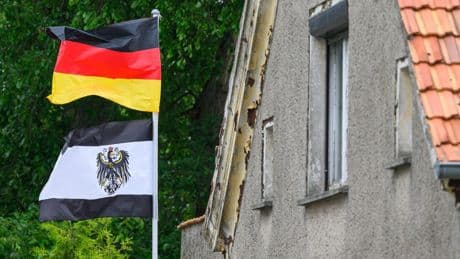 "Reichsbürger": Drei Festnahmen in Netzwerk um Prinz Reuß