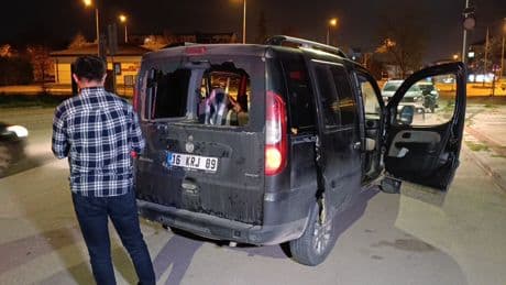 Bursa'da hafif ticari araca silahlı saldırı: 1 ağır yaralı