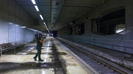 La estación del AVE en El Prat sale del olvido dos décadas después
