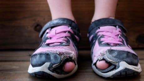Privazione materiale infantile: oltre un bambino su 10 in Europa ne è colpito