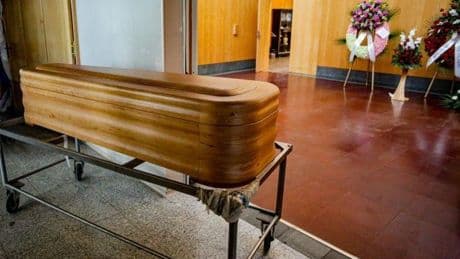 Dan por muerta a una anciana y &#039;revive&#039; en el ataúd en la República Checa