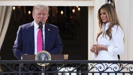 „Würdevolle Welt für alle“: Melania gibt Trump Brief für Putin mit