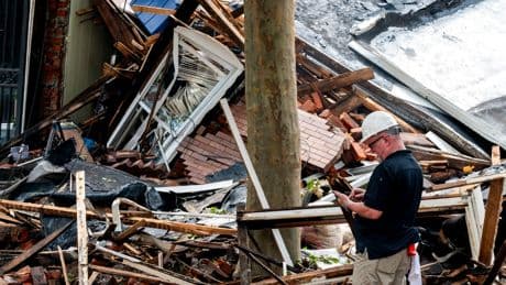 1 dead, 2 injured in Philadelphia explosion that damaged several homes