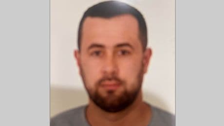 Genç adam evinin bahçesinde ölü bulundu