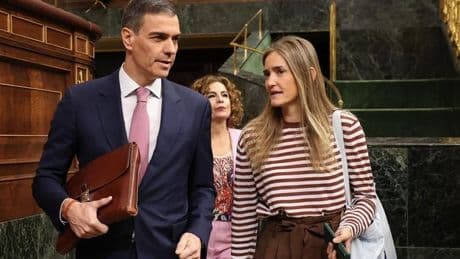 El Gobierno confirma que el apagón se originó en Granada, Badajoz y Sevilla