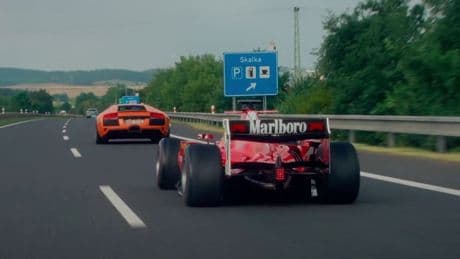 Polizei ermittelt - Wie kommt der Formel-1-Wagen auf die Autobahn?