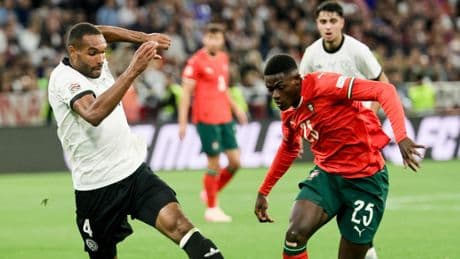 Duras críticas en Alemania a Tah, el defensa que flirteó con el Barça antes de ir al Bayern