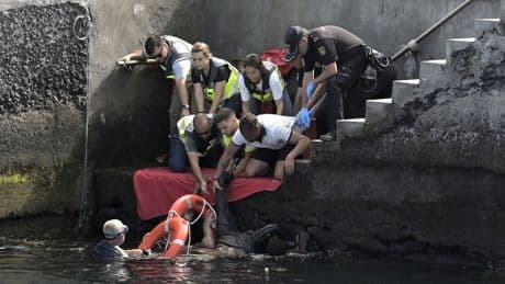 Zeker zeven migranten komen om nadat boot kapseist in Spaanse haven