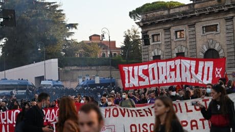 Fabrikkollektiv ex-GKN | Nach vier Jahren: Besetzte Fabrik in Florenz von Räumung bedroht
