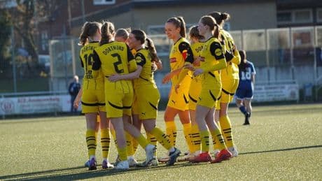 Ebay-Auktion - Signiertes BVB-Frauen-Sondertrikot