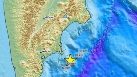 Terremoto in Kamchatka, allarme tsunami. A Hong Kong fa paura il tifone Whipa, 250 voli cancellati