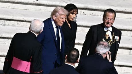 Guerre en Ukraine: Trump et Zelensky se sont rencontrés en marge des funérailles du pape François