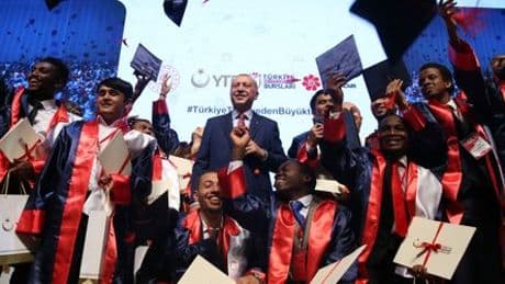 Türkei - Skandal um gefälschte Uniabschlüsse: Dr. Dr. Dr. Dipl.Ing. – auf Bestellung