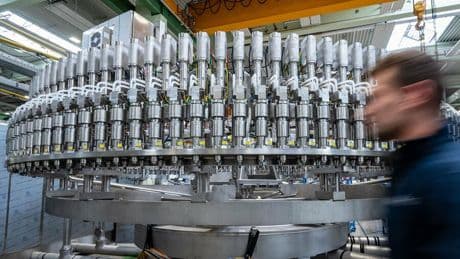 Arbeitsmarkt : Metall- und Elektroindustrie verliert weiter Arbeitsplätze