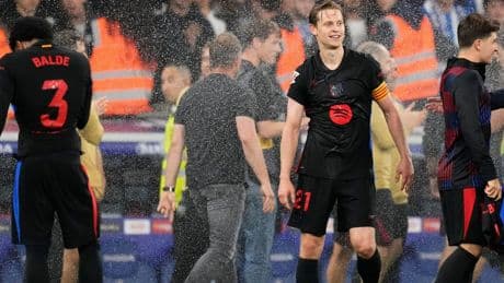 Frenkie de Jong met FC Barcelona kampioen van Spanje mede dankzij briljant doelpunt Lamine Yamal