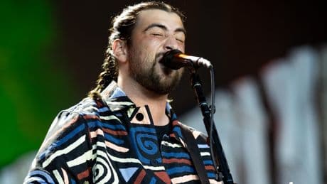Noah Kahan admits he got famous UK landmark wrong
