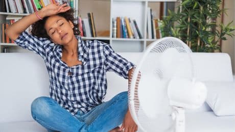 Cool bleiben: Räume kühlen: Drei Tipps für warme und sonnige Tage