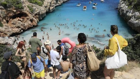 Mallorca werkt niet meer samen met influencers nu ’verborgen parels’ worden overspoeld door selfiejagers