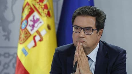 Ayuso pide albergar el Centro Nacional de Ciberseguridad y Óscar López responde que la ley ya obliga a que esté en Madrid