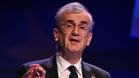 "Beaucoup de nos voisins ont réussi": François Villeroy de Galhau demande aux Français d'être "lucides" sur l'état des finances publiques