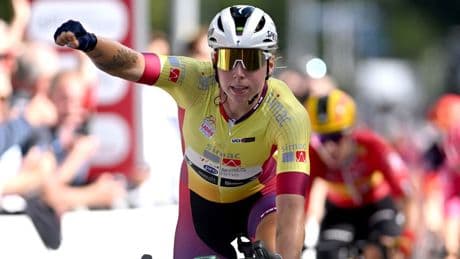 Wiebes maakt kwartet vol en wint vierde etappe op rij in Ladies Tour