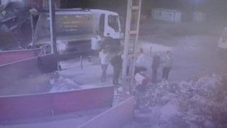 Annesinden hatıra kalan kolye, yanlışlıkla çöpe atıldı! 7 ton çöpün içinde bulundu