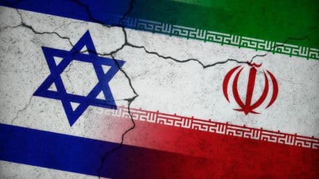 Les frappes israéliennes sur l’Iran font bondir les prix du pétrole