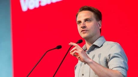 Vergütung: Linke will Gehaltskluft zwischen CEOs und Niedriglöhnern auf Faktor 20 deckeln