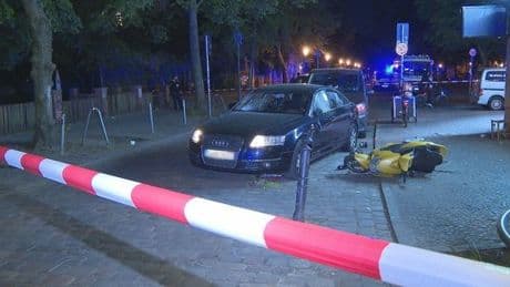 Mob greift Autofahrer in Neukölln an und demoliert seinen Audi