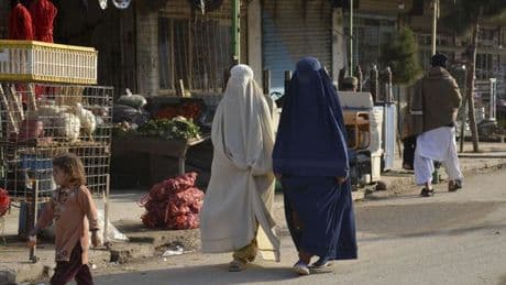 La Audiencia Nacional ordena trasladar a España a una afgana y a su hija que huyeron a Irán de los talibanes