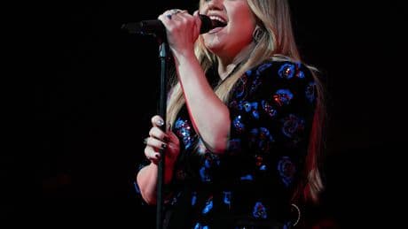 Kelly Clarkson ‘blindsided’ crew with last-minute Vegas show cancellations: report