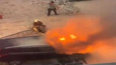 Avcılar'da seyir halindeki cip bir anda alev aldı