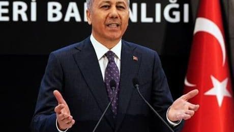 Bakan Yerlikaya duyurdu! Sosyal medyada gündem olan trafik saldırganı yakalandı