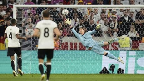 Ter Stegen toma posesión de la portería de Alemania con derrota