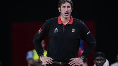 El español Álex Mumbrú, seleccionador de baloncesto de Alemania, recibe el alta tras cinco noches ingresado en el hospital