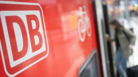 Zugbegleiter soll Fahrgäste beleidigt haben – Bahn prüft Rassismus-Vorwürfe