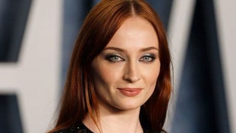 Sophie Turner issues savage response to mum shamer who accuses her of abandoning kids