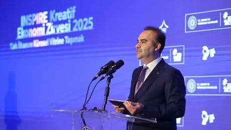 Bakan Kacır: Dünyada eşi benzeri olmayan bir işe Türk gençliği ile birlikte imza attık