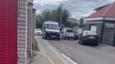 Varios muertos en un tiroteo en un suburbio de los alrededores de Kiev: operación policial para detener al autor de los disparos